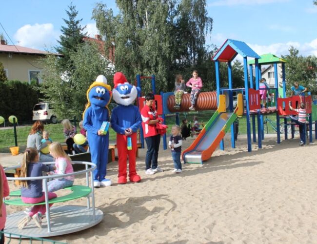 Nowy plac zabaw przy ul. Sędzickiego –  radość dzieci i duma mieszkańców