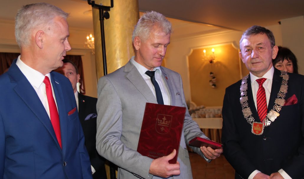 Mariusz Szwarc odznaczony medalem „Za zasługi dla Starogardu”