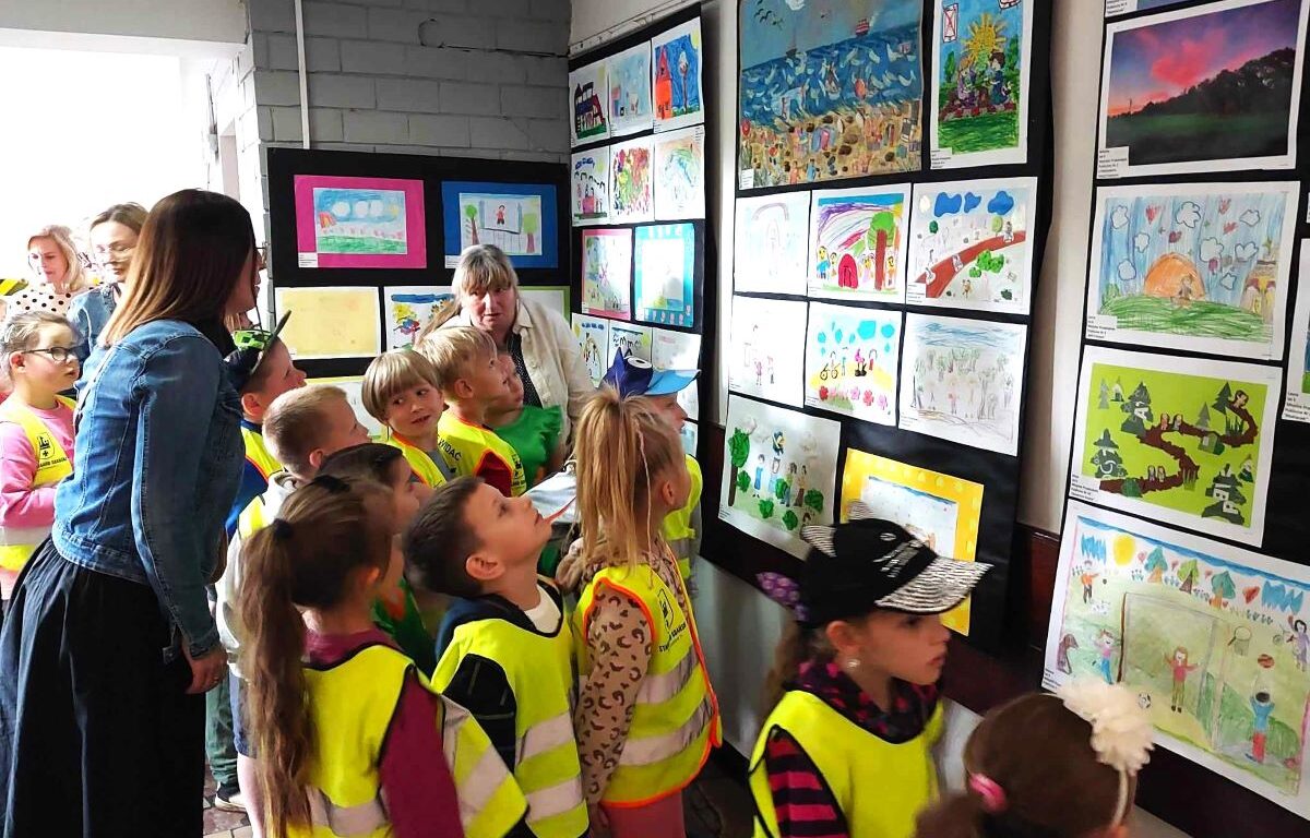 „Świat realny jest genialny”! Wystawa prac plastycznych dzieci ze starogardzkich przedszkoli