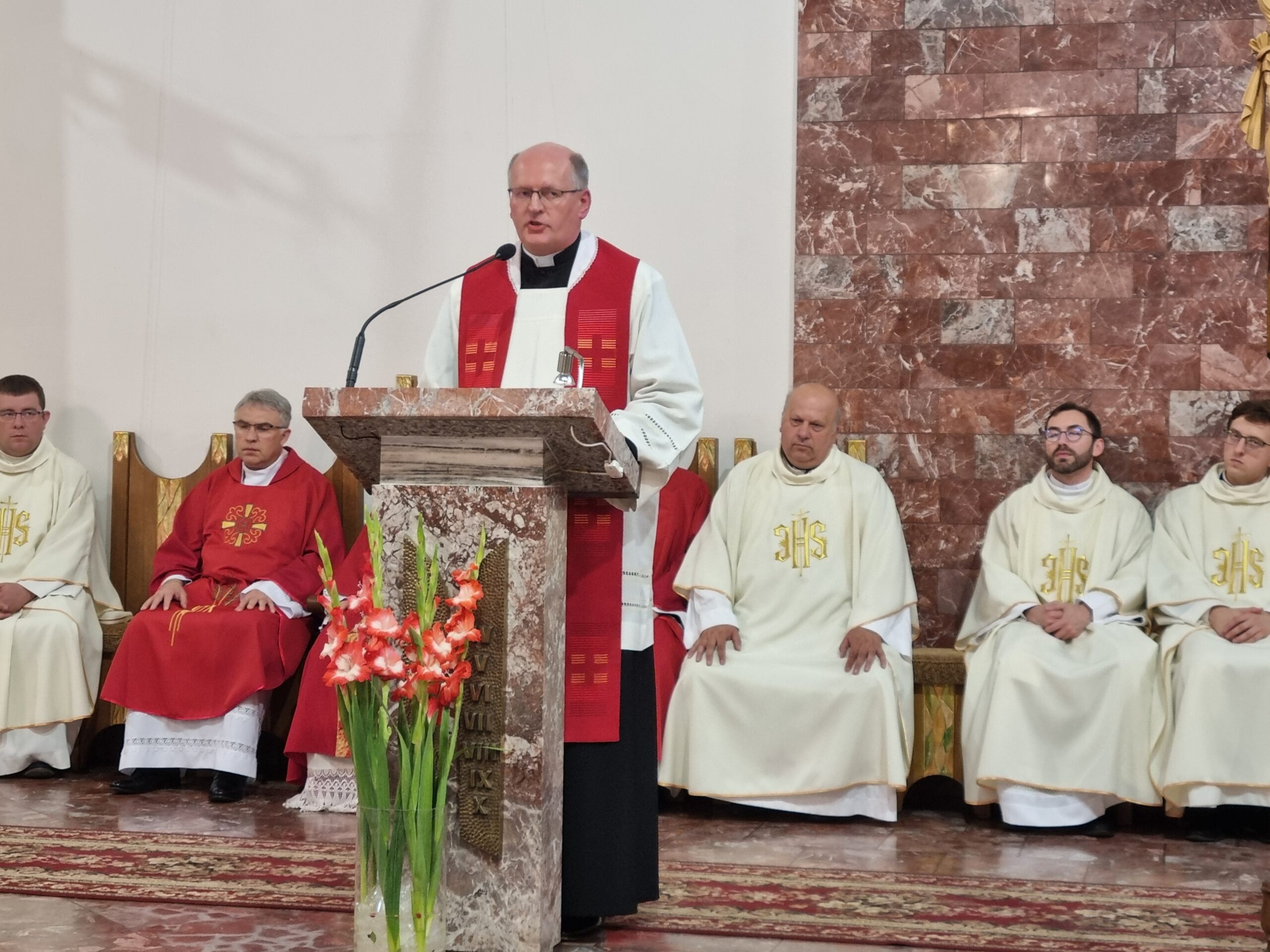 Podczas uroczystej mszy świętej kazanie wygłosił ks. dziekan Janusz Lipski.