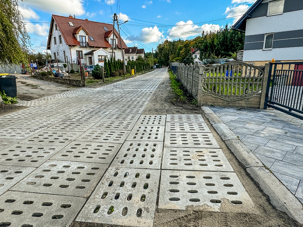 Kolejny kilometr dróg utwardzony