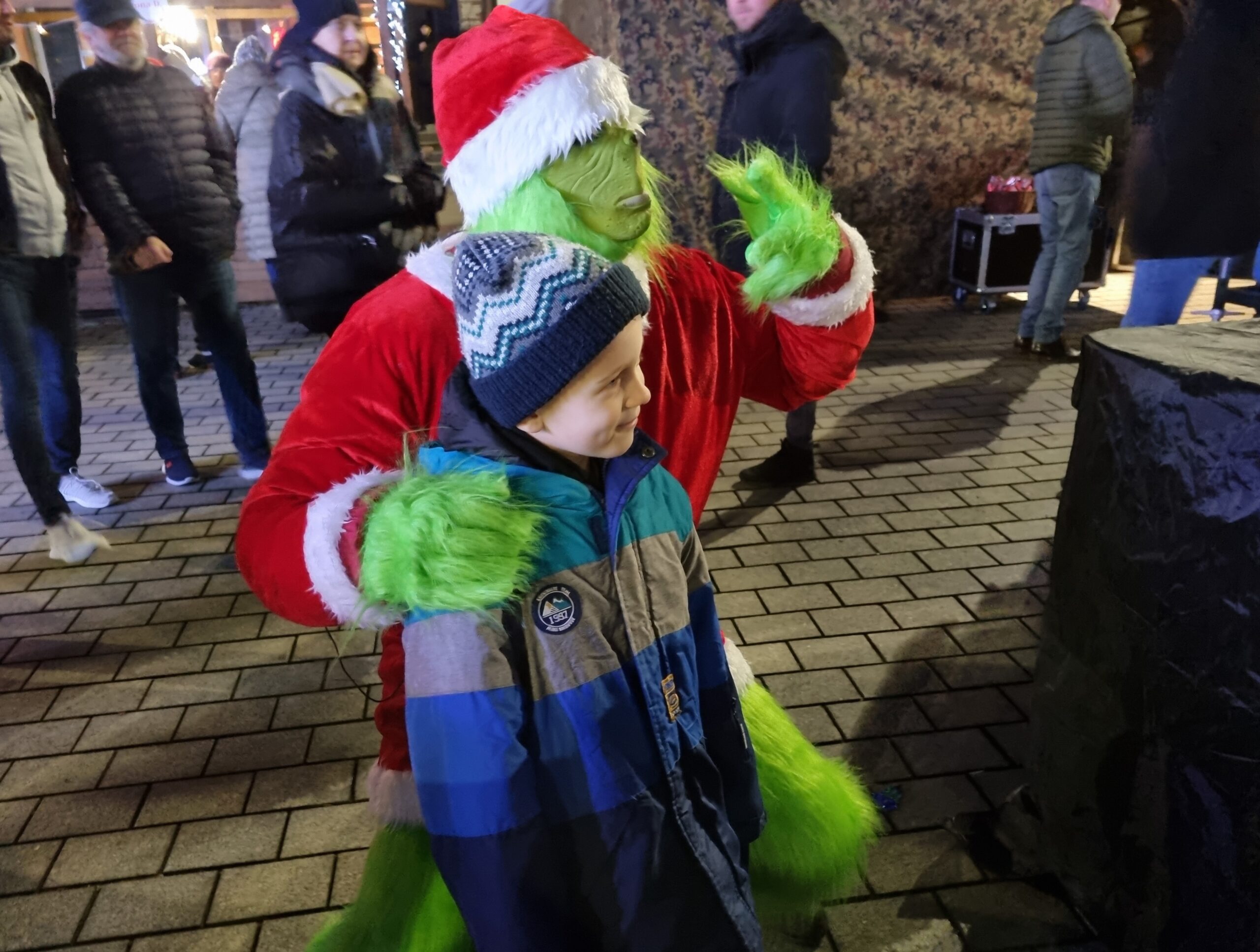 Chociaż na Jarmarku pojawil się Grinch, to wcale nie oznacza, że Świąt nie będzie.