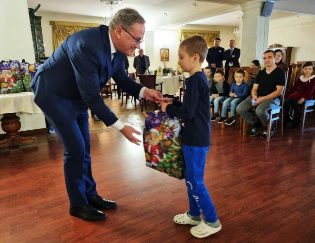 Prawdziwe szczęście polega na pomaganiu innym