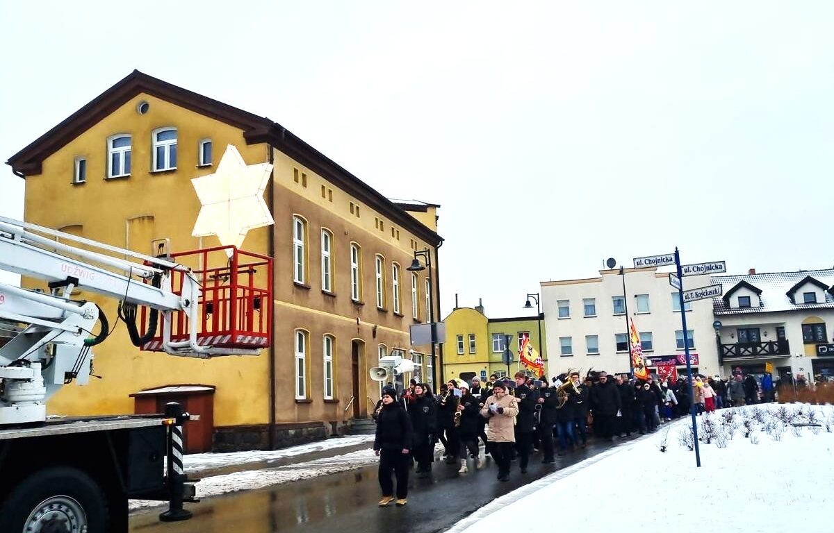 Trójbarwny Orszak Trzech Króli przemierzył Starogard Gdański