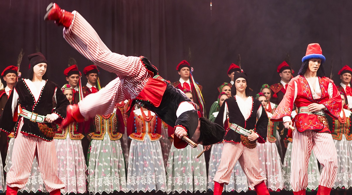Barwnie, brawurowo i… na ludowo. Koncert Zespołu Pieśni i Tańca „Śląsk”