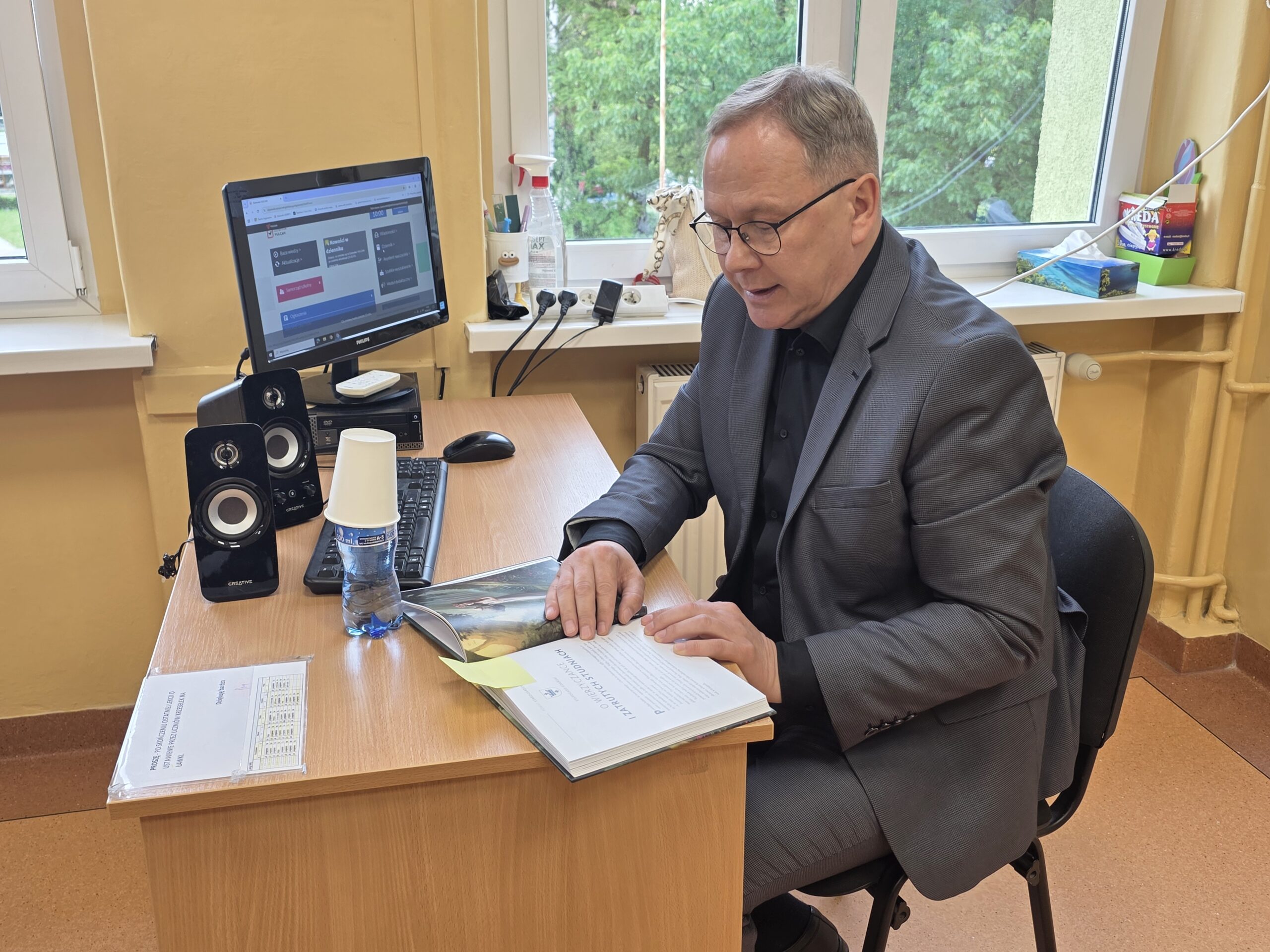 Prezydent Starogardu Gdańskiego przeczytał uczniom klasy IV e z Publicznej Szkoły Podstawowej Nr 4 "Legendę o Wierzyczance"