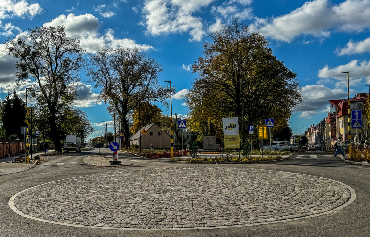 Rondo ku czci „czerwonego ogólniaka”