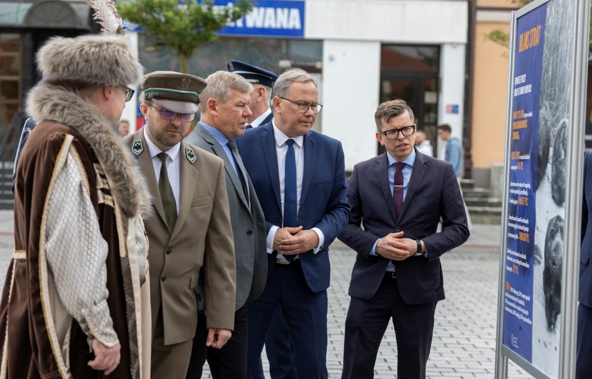 Zbrodnie niemieckie i sowieckie na Polakach 1939-1945. Pamiętamy